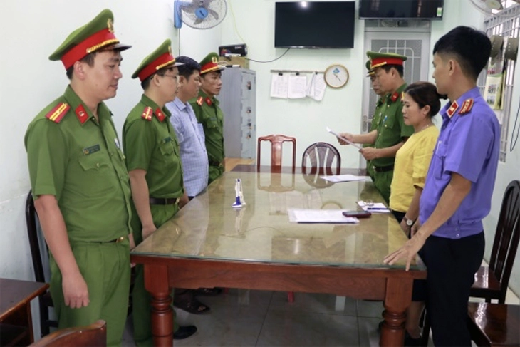 Bình Phước: Bắt nguyên chánh văn phòng huyện Bù Đăng vì tham ô tài sản - Ảnh 1.
