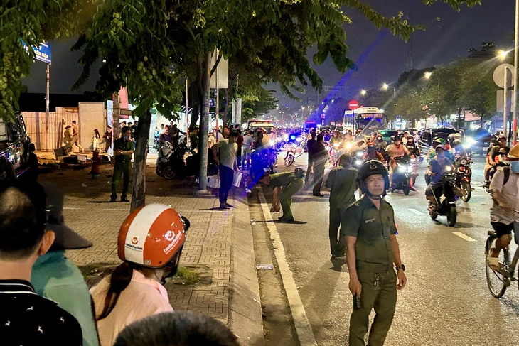 ô tô 'điên' - Ảnh 5.