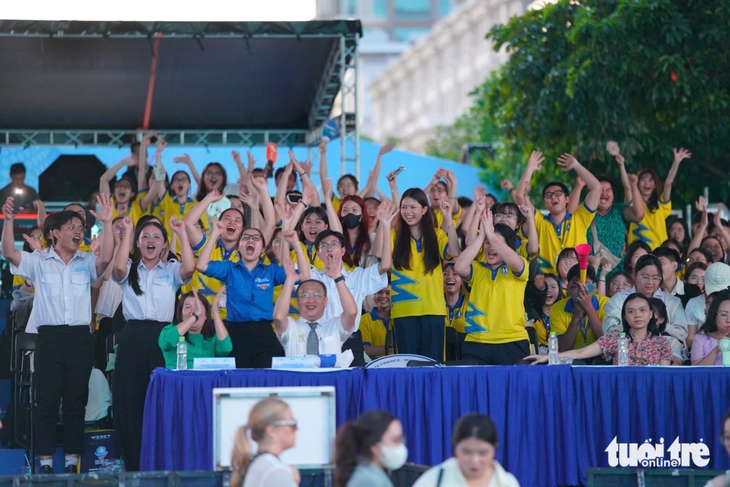 Đội FinHer Trường đại học Kinh tế - Luật chiến thắng game show Đấu trường tài chính - Ảnh 7. Đấu trường tài chính - Ảnh 7.