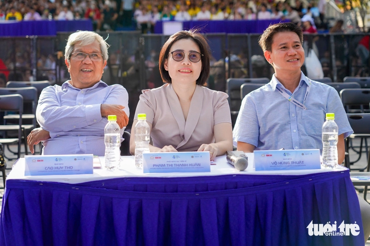 Đội FinHer Trường đại học Kinh tế - Luật chiến thắng game show Đấu trường tài chính - Ảnh 9. Đấu trường tài chính - Ảnh 9.