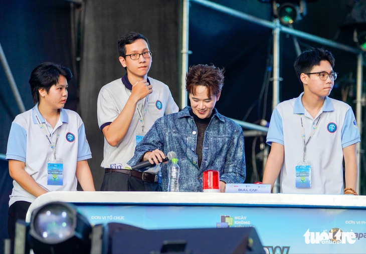 Đội FinHer Trường đại học Kinh tế - Luật chiến thắng game show Đấu trường tài chính - Ảnh 12. Đấu trường tài chính - Ảnh 12.