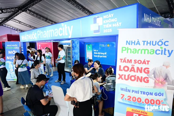 Ngắm 10 không gian trải nghiệm ấn tượng nhất tại Lễ hội không tiền mặt 2025 - Ảnh 6.