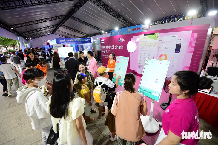 Ngắm 10 không gian trải nghiệm ấn tượng nhất tại Lễ hội không tiền mặt 2025 - Ảnh 7.