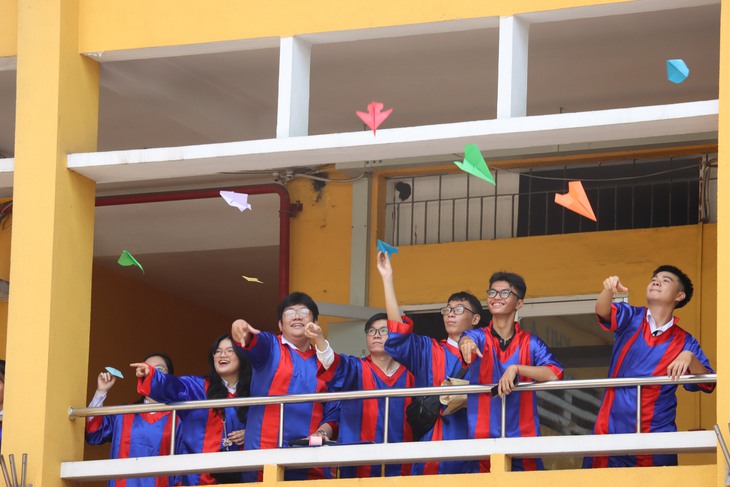ten lơ man - Ảnh 4.