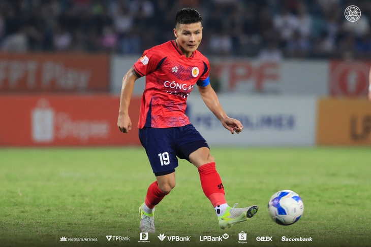 Quang Hải tỏa sáng giúp CLB Công An Hà Nội níu hy vọng giành HCĐ V-League - Ảnh 1.