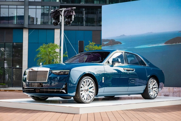 'Rolls-Royce sẽ làm BST riêng cho Việt Nam như Phantom Đông Sơn, nếu có điều kiện phù hợp' - Ảnh 3. 'Rolls-Royce sẽ làm BST riêng cho Việt Nam như Phantom Đông Sơn, nếu có điều kiện phù hợp' - Ảnh 3.