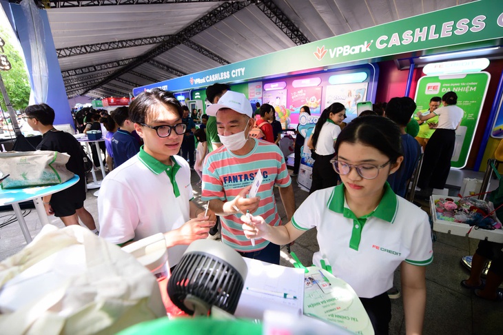 Mang cả hệ sinh thái tài chính số đến lễ hội không tiền mặt 2025 - Ảnh 1. tài chính số - Ảnh 1.