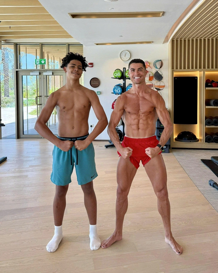 Ronaldo - Ảnh 1.