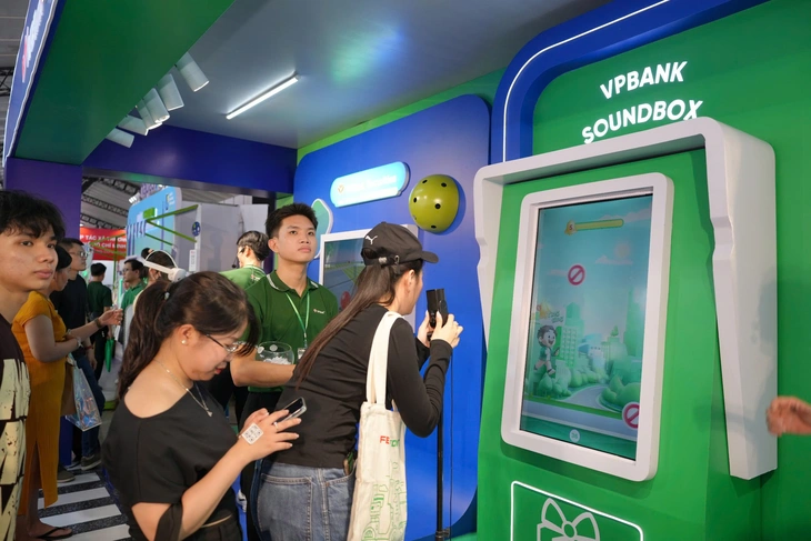 Ngày không tiền mặt 2025: Hàng ngàn khách check-in tại VPBank Cashless City - Ảnh 4. VPBank - Ảnh 4.