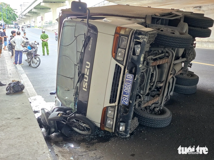 xe tải biển xanh - Ảnh 2.