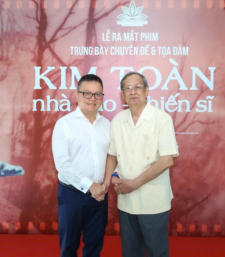 Chuyện về nhà báo Kim Toàn, người trở về thần kỳ sau lễ truy điệu chính mình - Ảnh 2. Nhà báo Kim Toàn - Ảnh 2.