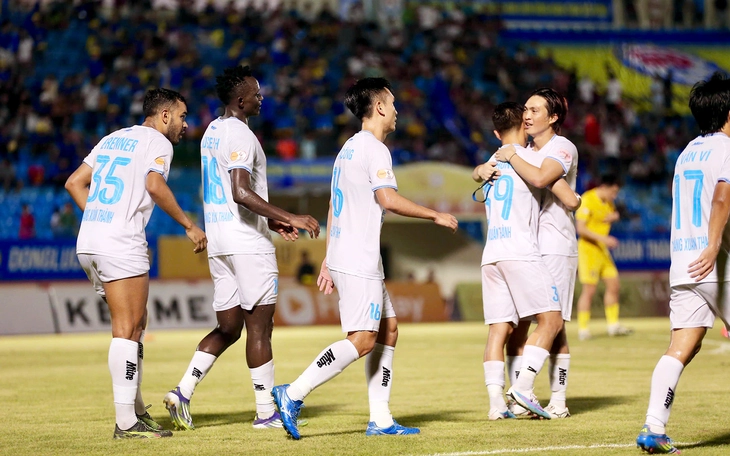 Vòng 25 V-League 2024 - 2025: Thép Xanh Nam Định bảo vệ thành công ngôi vô địch - Ảnh 1. Nam định - Ảnh 1.