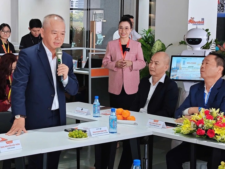 Chủ tịch Bamboo Airways xin từ nhiệm - Ảnh 1.