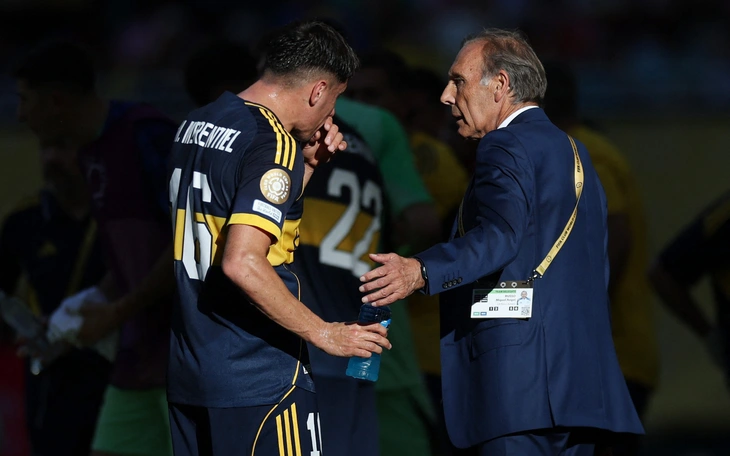 Sợ sét đánh, trận đấu tại FIFA Club World Cup 2025 bị hoãn 1 giờ đồng hồ - Ảnh 2.