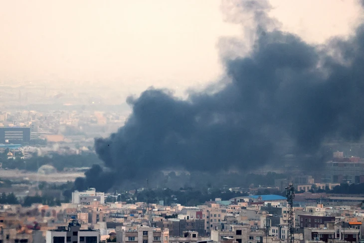 Iran không kích dữ dội Tel Aviv; Mỹ đã đề xuất thoả thuận ngừng bắn Israel-Iran - Ảnh 2. Iran - Ảnh 4.