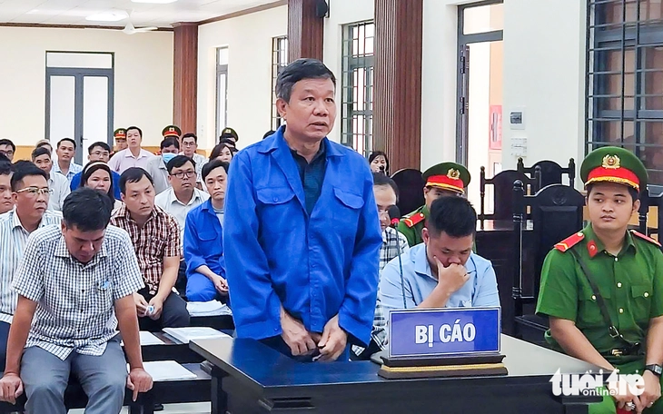 Đề nghị từ 7-8 năm tù đối với cựu giám đốc Ban quản lý dự án An Giang - Ảnh 1. Đề nghị từ 7-8 năm tù đối với cựu giám đốc Ban quản lý dự án An Giang - Ảnh 1.