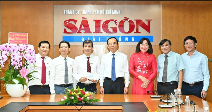 Bí thư Nguyễn Văn Nên: 'Người làm báo cần có tư duy, phương pháp làm báo hiện đại' - Ảnh 3.