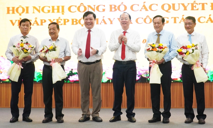 Cà Mau chuẩn bị hơn 476 tỉ đồng chi trả cho cán bộ nghỉ hưu, nghỉ việc - Ảnh 1.