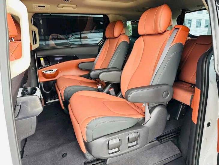 Kia Carnival - Ảnh 6.