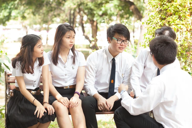 5 môi trường dễ lây bệnh não mô cầu cho thanh thiếu niên - Ảnh 2.