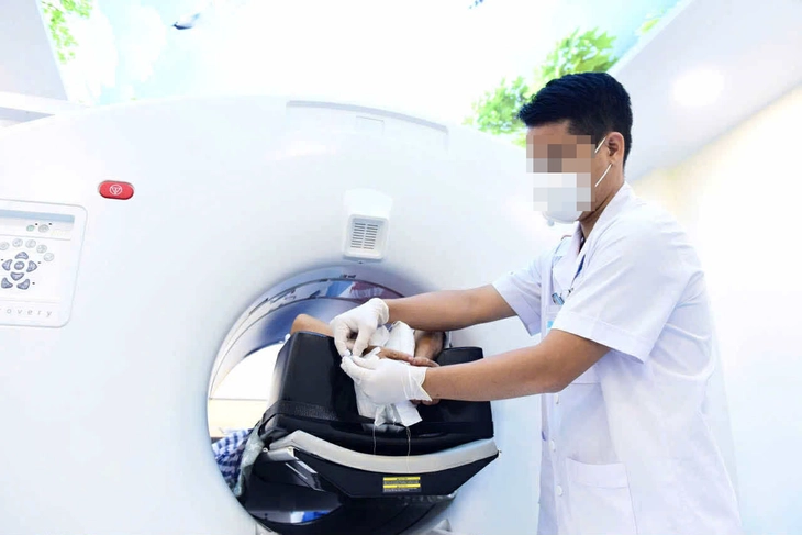 Chụp chiếu tràn lan, chuẩn đoán hay trục lợi? - Kỳ 1: 'Ma trận' tầm soát ung thư, đột quỵ - Ảnh 2. ung thư - Ảnh 2.