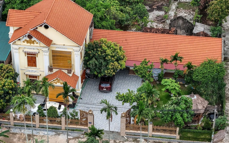 Chủ kênh TikTok 'Gia đình Hải Sen' bị khởi tố thêm tội trốn thuế - Ảnh 2.