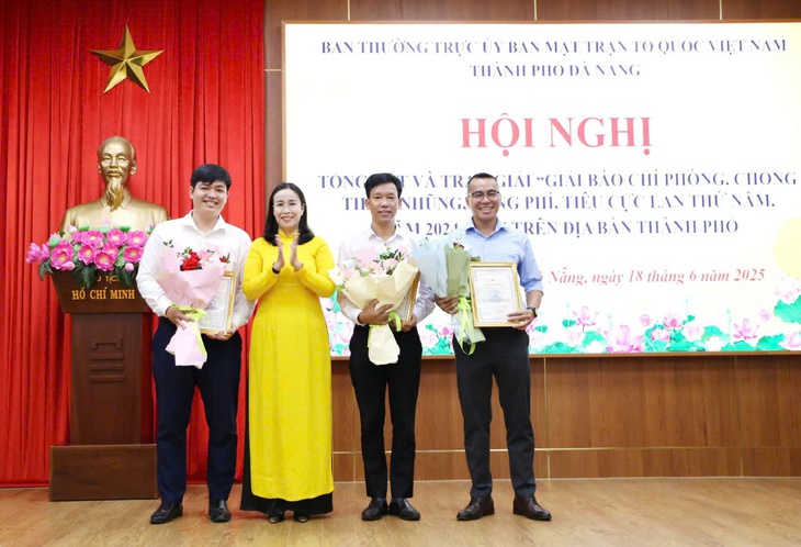 Báo Tuổi Trẻ đoạt 2 Giải báo chí Huỳnh Thúc Kháng - Ảnh 5.