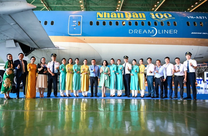 Biểu trưng 100 năm Báo chí Cách mạng Việt Nam tỏa đi khắp thế giới - Ảnh 1. Biểu trưng 100 năm Báo chí cách mạng Việt Nam tỏa đi khắp thế giới - Ảnh 1.