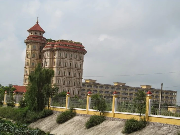 đình chỉ - Ảnh 1.