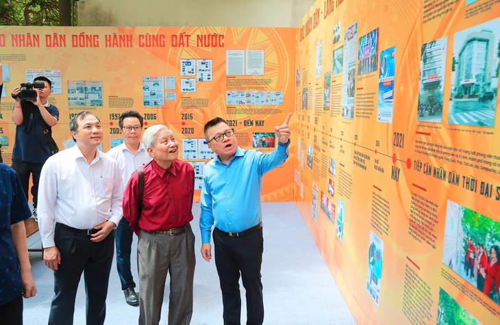 Đọc lại những bài viết về văn hóa, báo chí của Bác Hồ - Ảnh 2. Đọc lại những bài viết về văn hóa, báo chí của Bác Hồ - Ảnh 2.