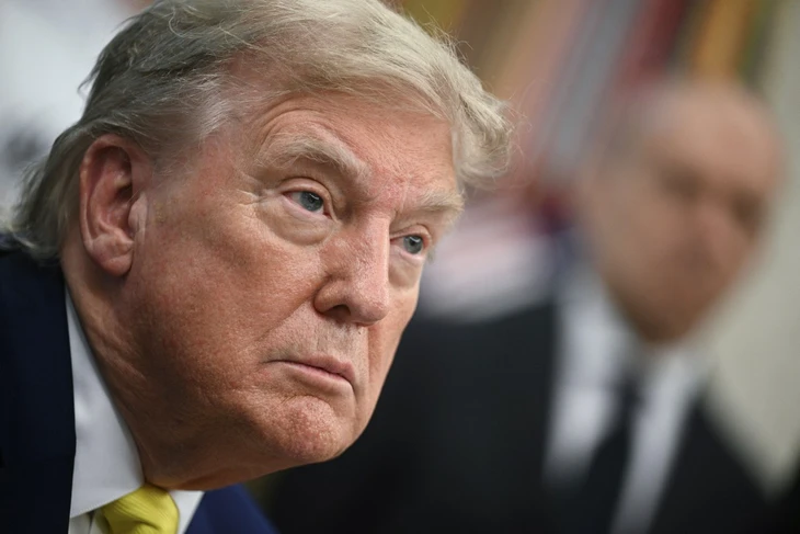 Bloomberg: Mỹ có thể tấn công Iran trong tuần này - Ảnh 1. ông Trump - Ảnh 1.