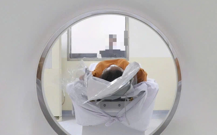 Bệnh nhân than trời vì bốn ngày xét nghiệm máu 3 lần - Ảnh 2.