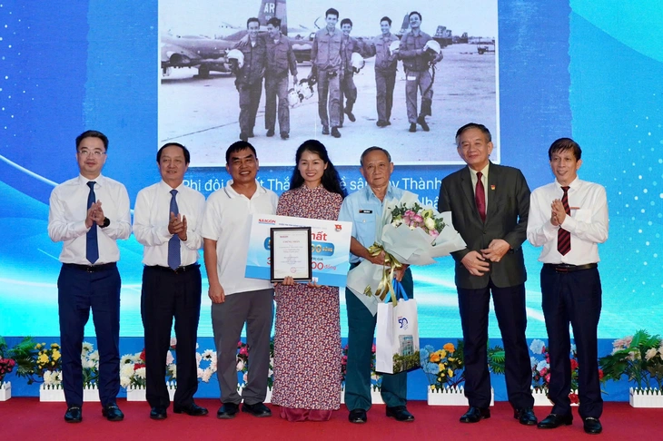 Báo SGGP trao giải thưởng cuộc thi Tỏa sáng giá trị Việt năm 2023-2025 với 1 tỉ đồng - Ảnh 1.