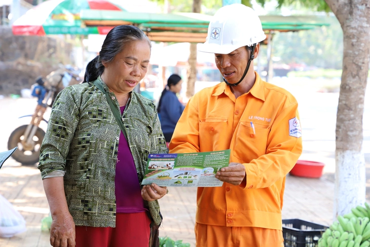 PC Đắk Nông ứng dụng công nghệ vào chăm sóc khách hàng - Ảnh 1. PC Đắk Nông ứng dụng công nghệ vào chăm sóc khách hàng - Ảnh 1.