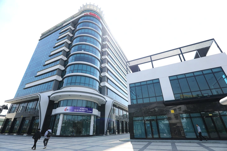 Thứ hạng đại học Việt Nam biến động bất ngờ trên các bảng xếp hạng đại học thế giới - Ảnh 1.