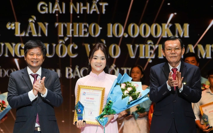 Tỉnh Đồng Tháp tặng bằng khen Văn phòng đại diện báo Tuổi Trẻ vùng Tây Nam Bộ - Ảnh 2.