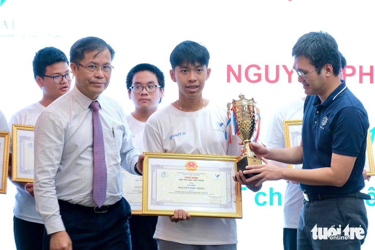 Nam sinh Đà Nẵng giành giải vô địch Olympic Trí tuệ nhân tạo 2025 - Ảnh 1.