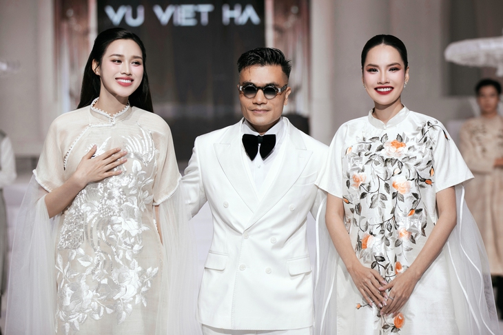 Ngắm vẻ đẹp cổ xưa của những ấn triện trên áo dài Vũ Việt Hà - Ảnh 5. Vũ Việt Hà - Ảnh 5.