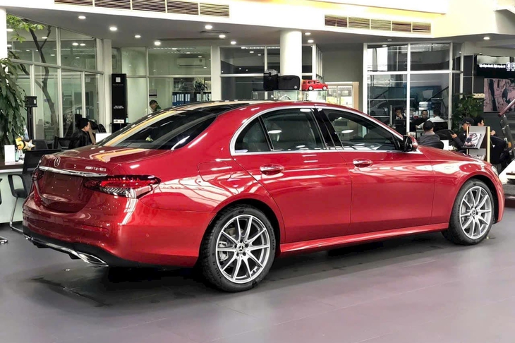 Mercedes-Benz E-Class - Ảnh 3.