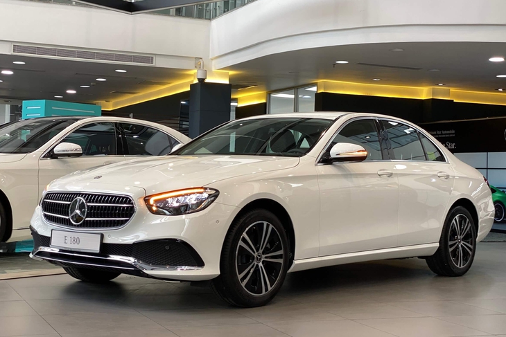 Mercedes-Benz E-Class - Ảnh 1.