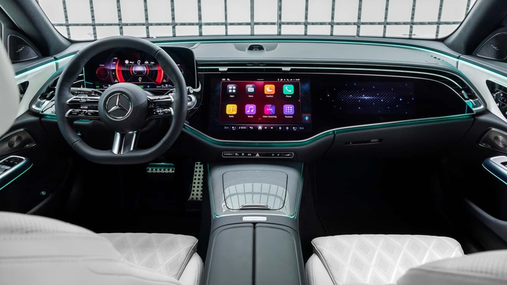 Mercedes-Benz E-Class - Ảnh 6.
