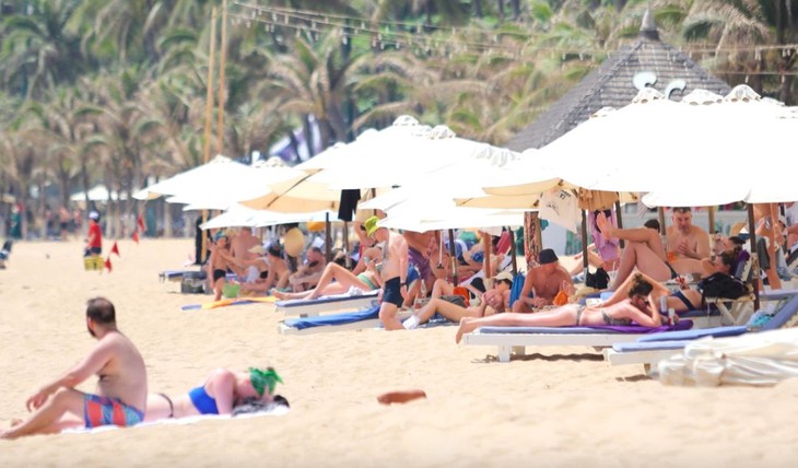 Nha Trang điều chỉnh giá thuê bãi biển: Vị trí đắc địa gần 2,7 triệu đồng/m²/năm - Ảnh 1. Nha Trang - Ảnh 1.