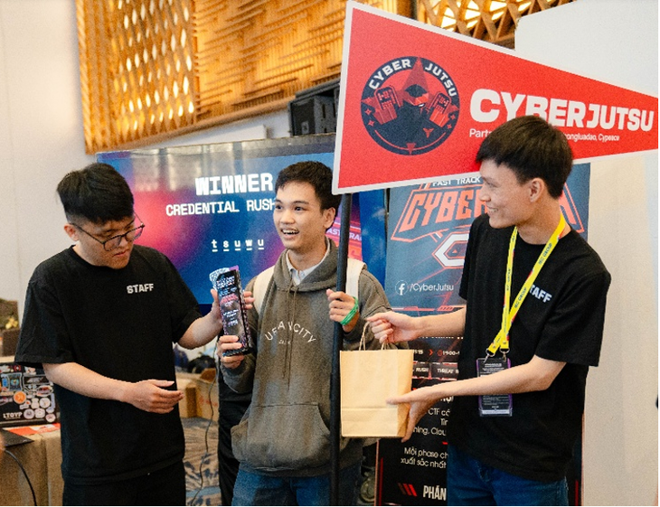 Red team CMC Telecom chiến thắng tại CyberRush 2025 - Ảnh 1.