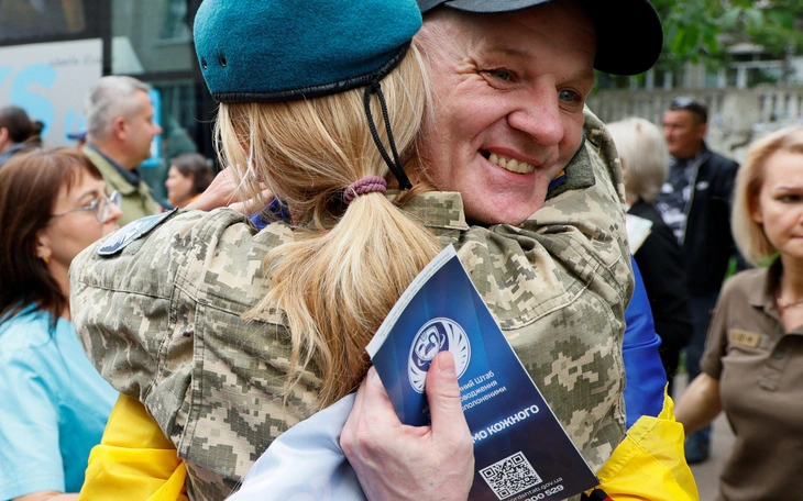 Ông Putin không loại trừ Nga kiểm soát thành phố Sumy của Ukraine - Ảnh 1.