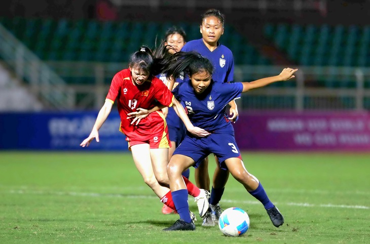 Từ trận thua U19 Thái Lan, áp lực đã đến với bóng đá nữ Việt Nam - Ảnh 1.