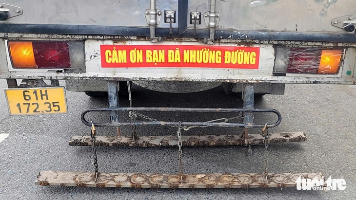 vá xe - Ảnh 5.