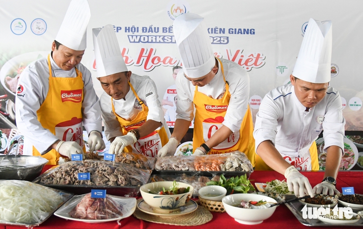 Khách đến Hà Tiên mê lắm bánh bò, bánh bao đùm, bún xiêm lo - Ảnh 2.