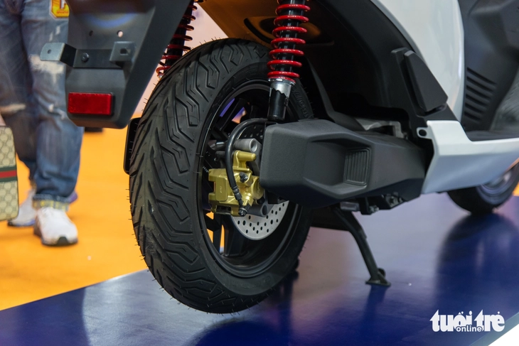 E3 Mobility Deux7 - Xe máy điện Hàn Quốc mới lạ về Việt Nam: Giá dự kiến 100 triệu đồng, nhỏ hơn SH, chạy 120km/sạc- Ảnh 7. xe máy điện - Ảnh 7.
