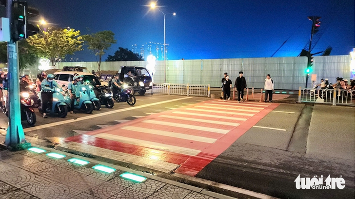 đèn cảnh báo - Ảnh 1.