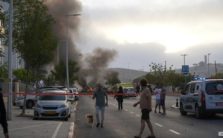 Iran phóng loạt tên lửa mới; Israel thủ tiêu 10 nhà khoa học hạt nhân Iran bằng 'vũ khí đặc biệt' - Ảnh 2. Israel - Ảnh 3.